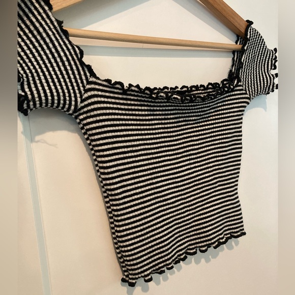 Striped Off the Shoulder Crop Top - Picture 4 of 4